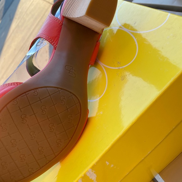 Heels - Picture 2 of 3